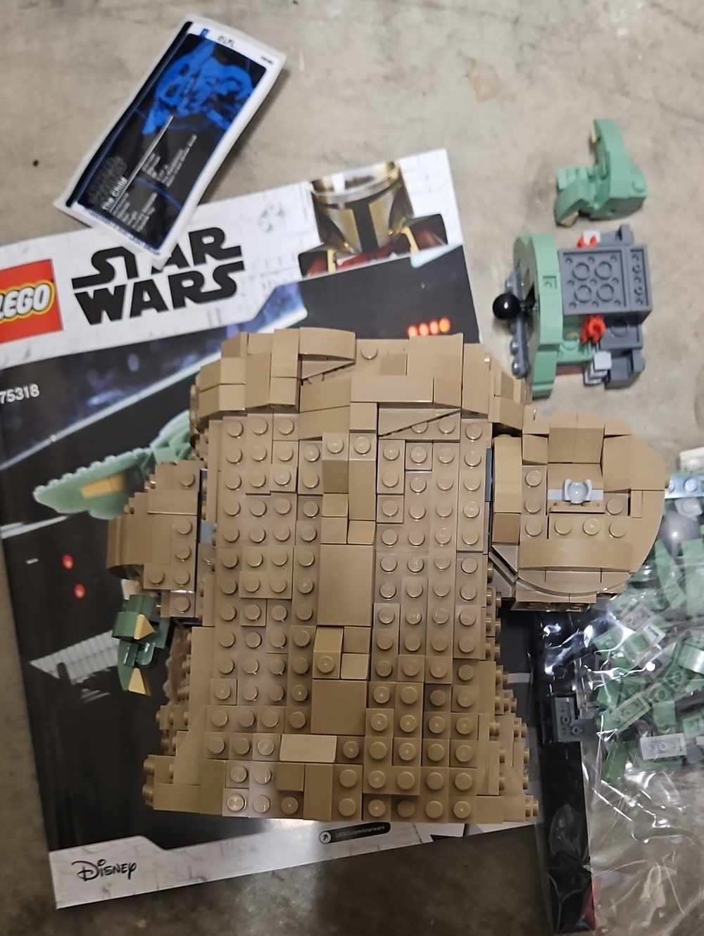 LEGO Star Wars Mandalorian The Child Set - Green and Tan - Picture 6 of 7